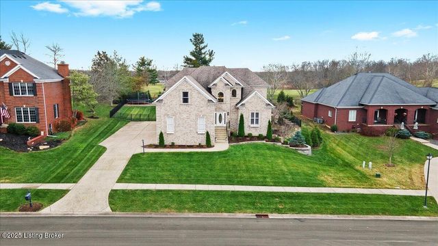 1700 Mahogany Run Dr, La Grange, KY 40031