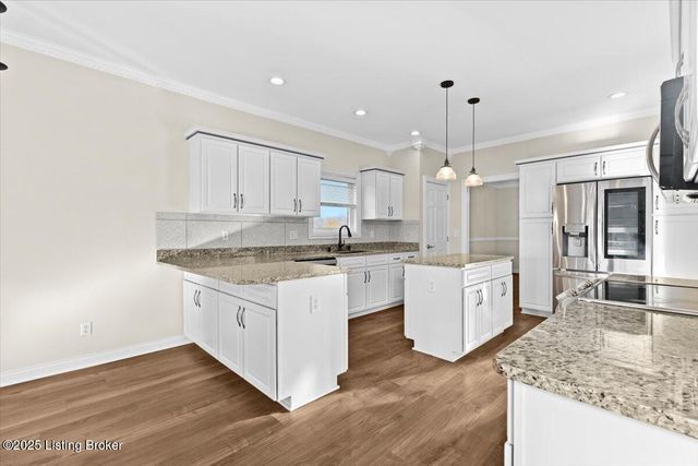 1700 Mahogany Run Dr, La Grange, KY 40031