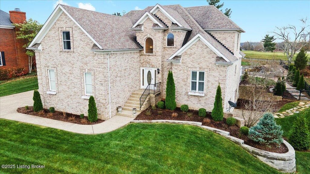 1700 Mahogany Run Dr, La Grange, KY 40031