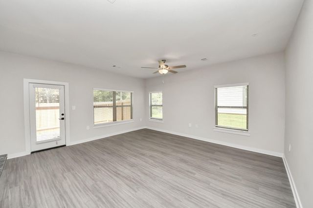 7711 Longmire Road 200, Conroe, TX 77304