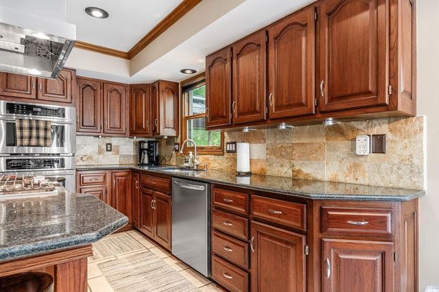 8185 Linden Leaf Circle, Columbus, OH 43235