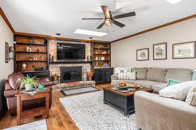 8185 Linden Leaf Circle, Columbus, OH 43235