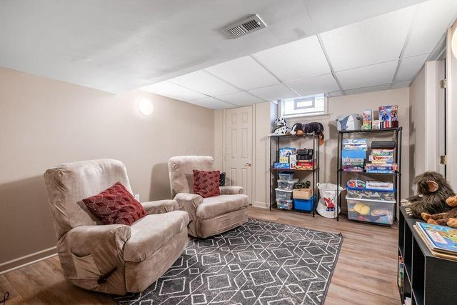 8185 Linden Leaf Circle, Columbus, OH 43235