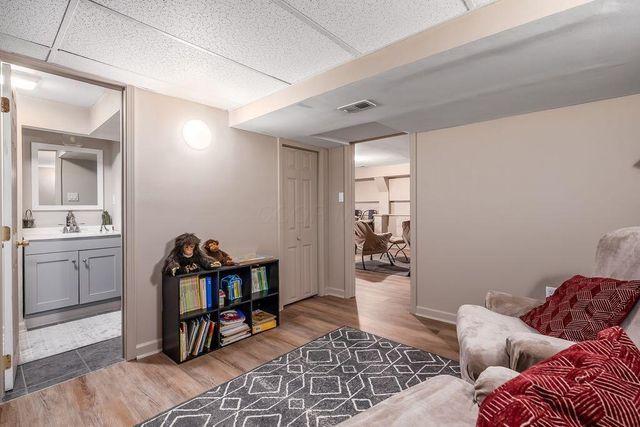 8185 Linden Leaf Circle, Columbus, OH 43235