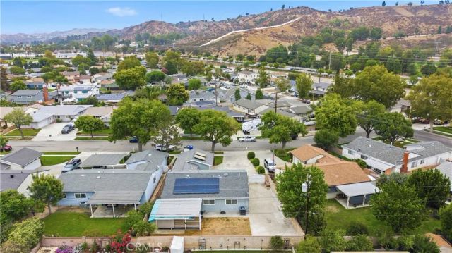 27117 Elias Avenue, Saugus, CA 91350