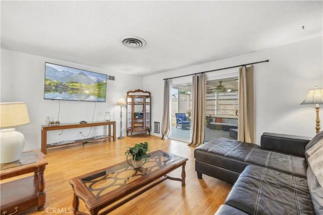 27117 Elias Avenue, Saugus, CA 91350
