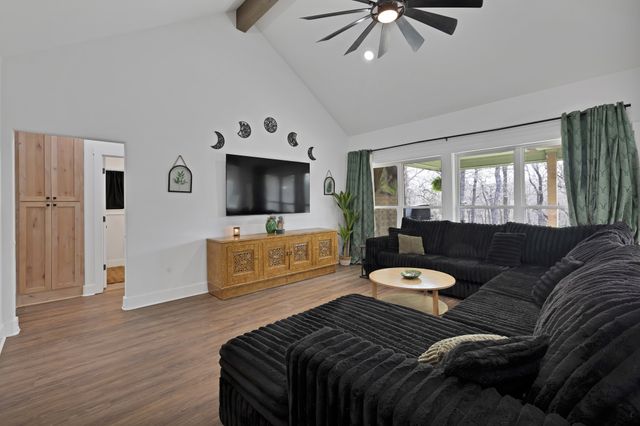 230 Silver Lakes Drive, Sunset, TX 76270