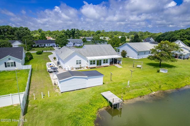 204 Junius Drive, Newport, NC 28570