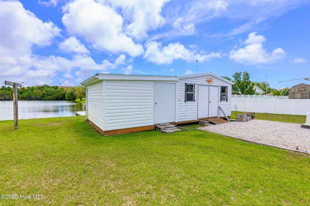 204 Junius Drive, Newport, NC 28570
