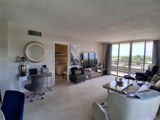 555 NW 4th Ave 4250, Boca Raton, FL 33432