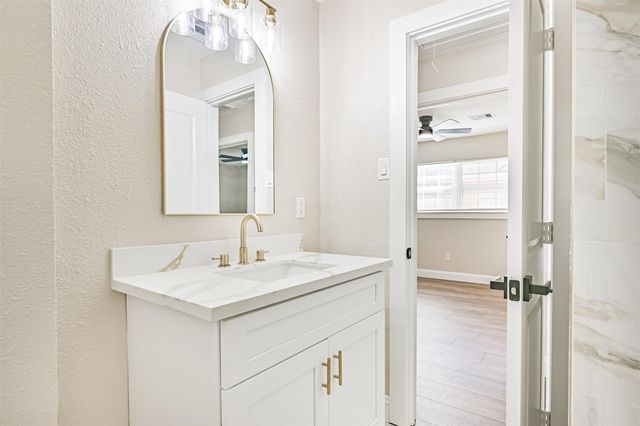 5622 Canterway Drive, Houston, TX 77048