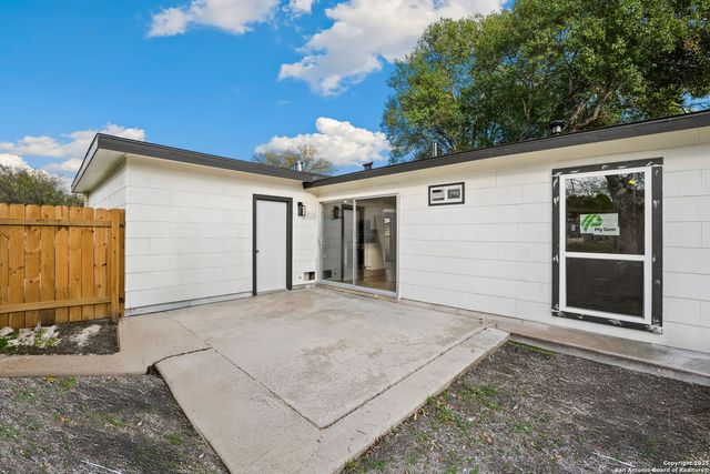 7602 Strolling, Live Oak, TX 78233