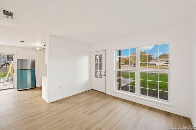 7602 Strolling, Live Oak, TX 78233