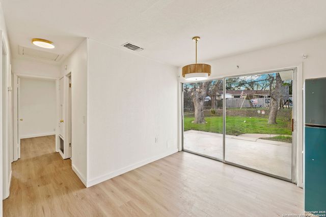 7602 Strolling, Live Oak, TX 78233