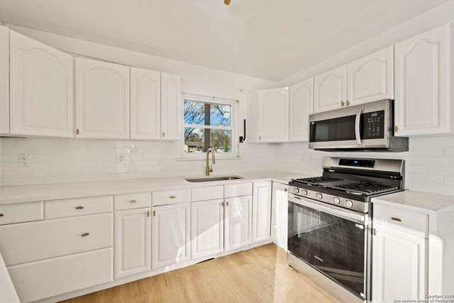 7602 Strolling, Live Oak, TX 78233