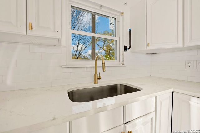 7602 Strolling, Live Oak, TX 78233