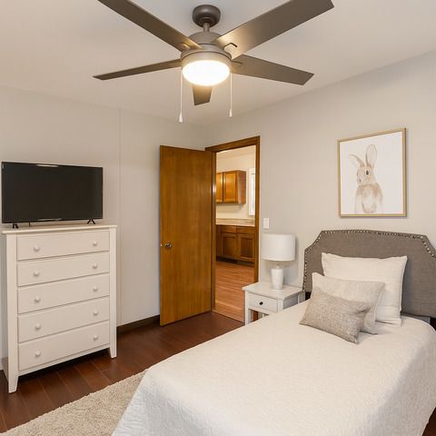 406 S Jackson Street, Gardner, IL 60424