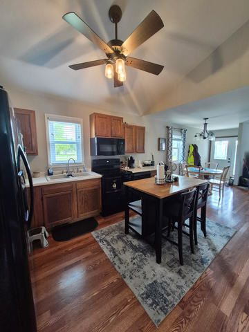 406 S Jackson Street, Gardner, IL 60424