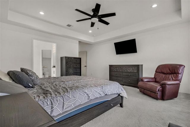 199 McDonald LN W, Cedar Creek, TX 78612