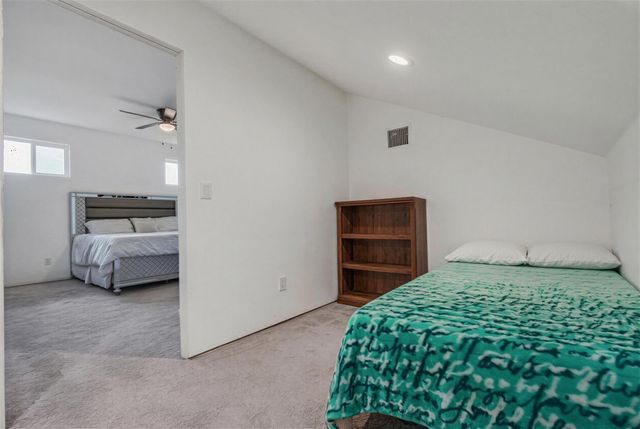 199 McDonald LN W, Cedar Creek, TX 78612