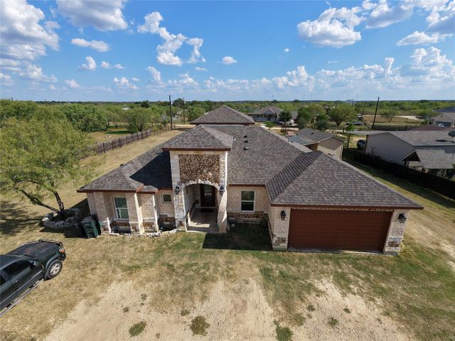 199 McDonald LN W, Cedar Creek, TX 78612