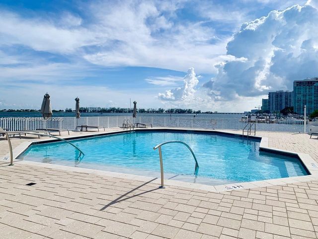 200 SE 15th Rd 3J, Miami, FL 33129