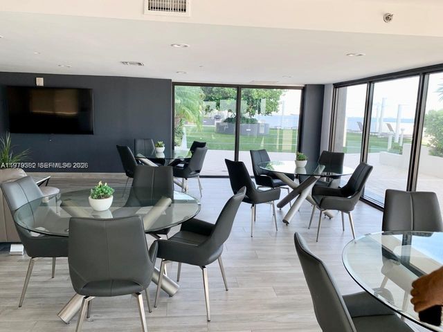 200 SE 15th Rd 3J, Miami, FL 33129