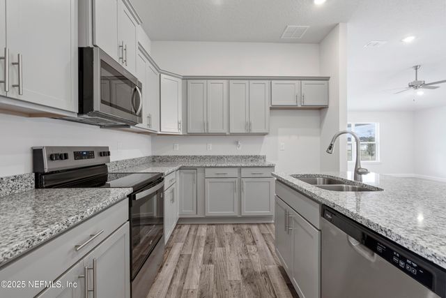 3400 MEADOW RIDGE Place, Green Cove Springs, FL 32043