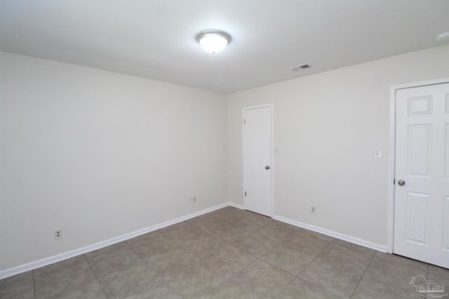 5207 Charbar Dr B, Pensacola, FL 32526