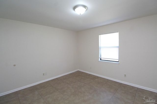 5207 Charbar Dr B, Pensacola, FL 32526