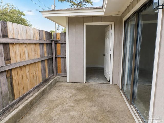 5207 Charbar Dr B, Pensacola, FL 32526