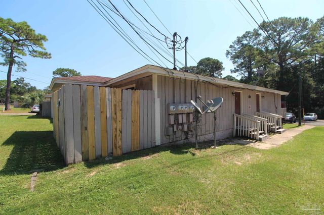 5207 Charbar Dr B, Pensacola, FL 32526