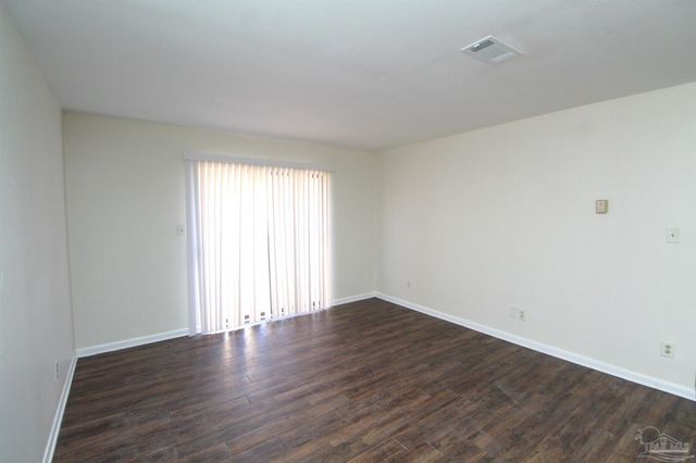 5207 Charbar Dr B, Pensacola, FL 32526