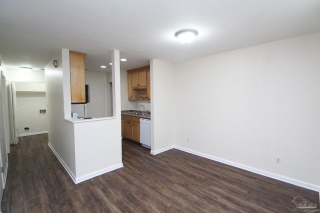 5207 Charbar Dr B, Pensacola, FL 32526