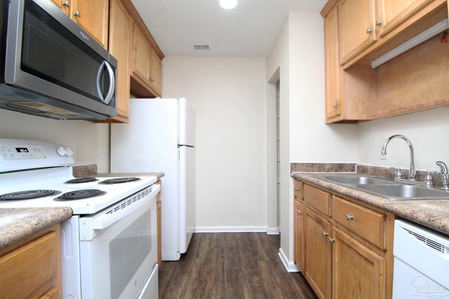 5207 Charbar Dr B, Pensacola, FL 32526