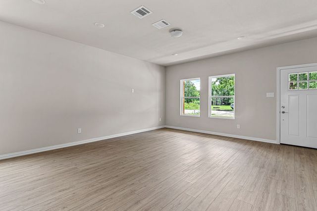 320 W gambrell Street, Fort Worth, TX 76115