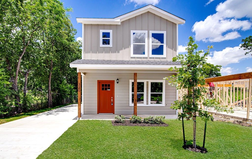 320 W gambrell Street, Fort Worth, TX 76115