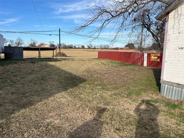 1401 & 1405 E Central Ave, Comanche, TX 76442
