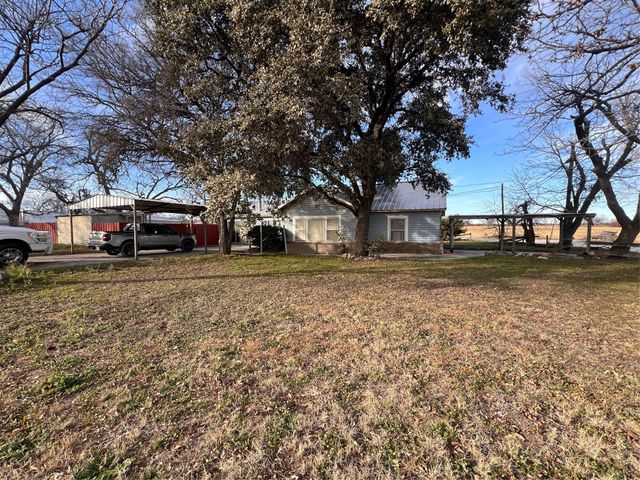 1401 & 1405 E Central Ave, Comanche, TX 76442