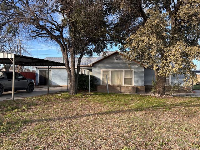 1401 & 1405 E Central Ave, Comanche, TX 76442