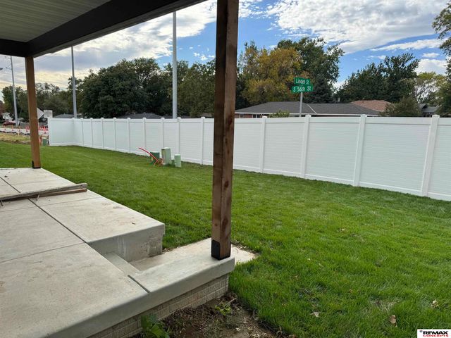 4519 S 57th Street, Lincoln, NE 68516