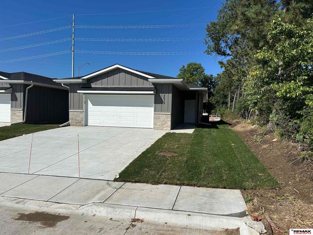 4519 S 57th Street, Lincoln, NE 68516