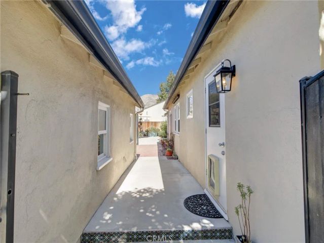 367 Eaton Drive, Pasadena, CA 91107