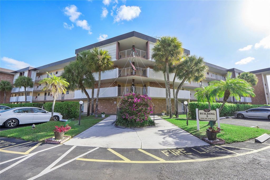 2900 NW 47th Ter 109A, Lauderdale Lakes, FL 33313