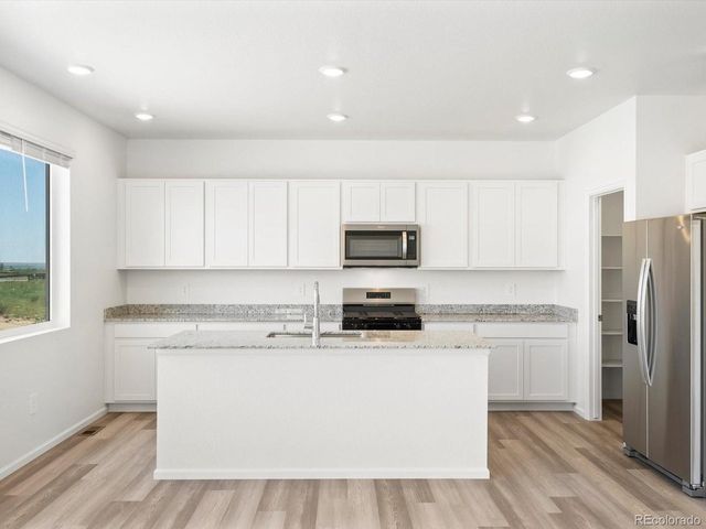 4681 Sunsplash Way, Johnstown, CO 80534