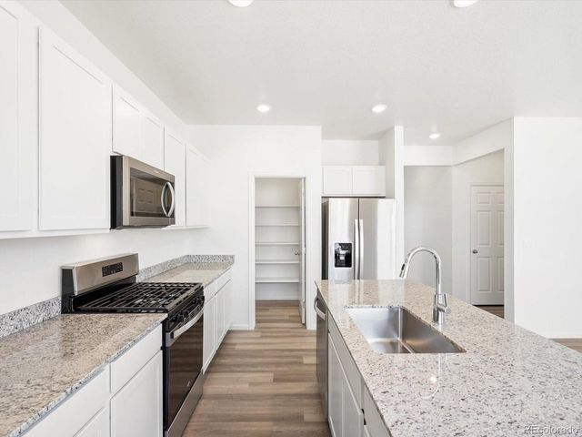 4681 Sunsplash Way, Johnstown, CO 80534