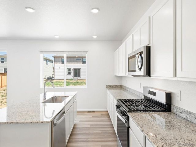 4681 Sunsplash Way, Johnstown, CO 80534