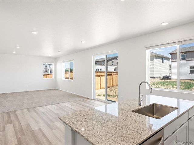 4681 Sunsplash Way, Johnstown, CO 80534