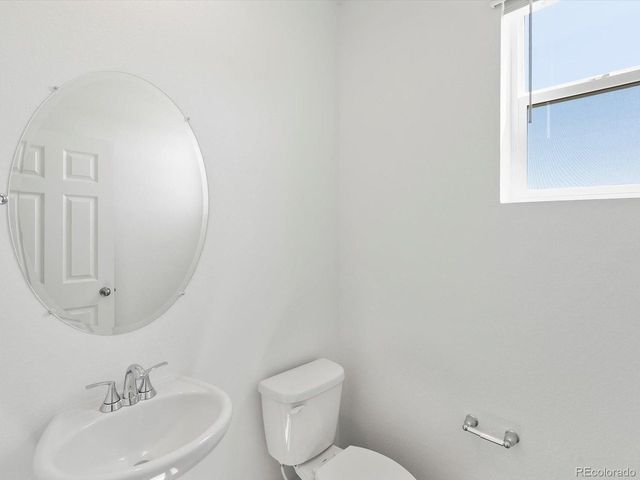 4681 Sunsplash Way, Johnstown, CO 80534