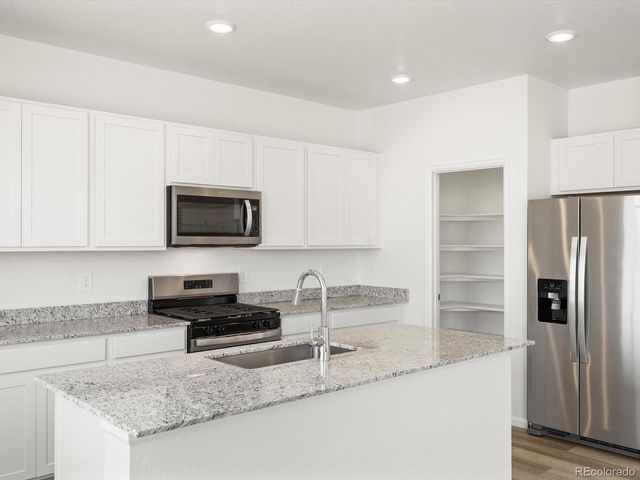 4681 Sunsplash Way, Johnstown, CO 80534